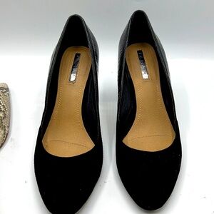 Tahari Elvira Pump shoes size 7.5M